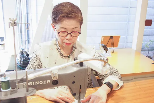 洋服を仕立てる写真